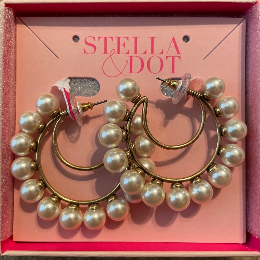 Stella & Dot Power Pearl Hoop